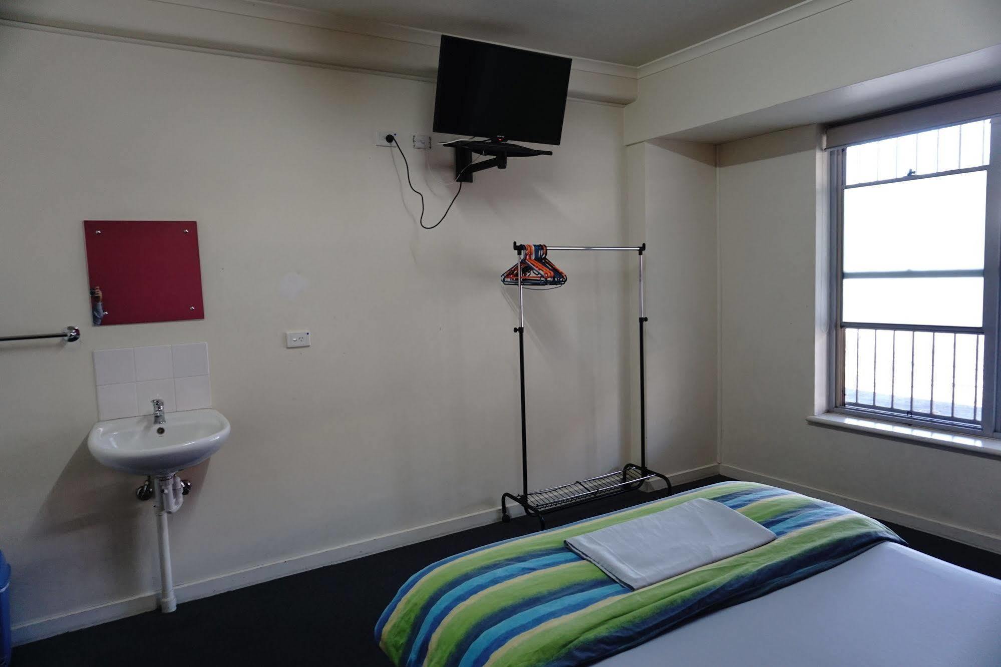 The Guest House أدليد المظهر الخارجي الصورة